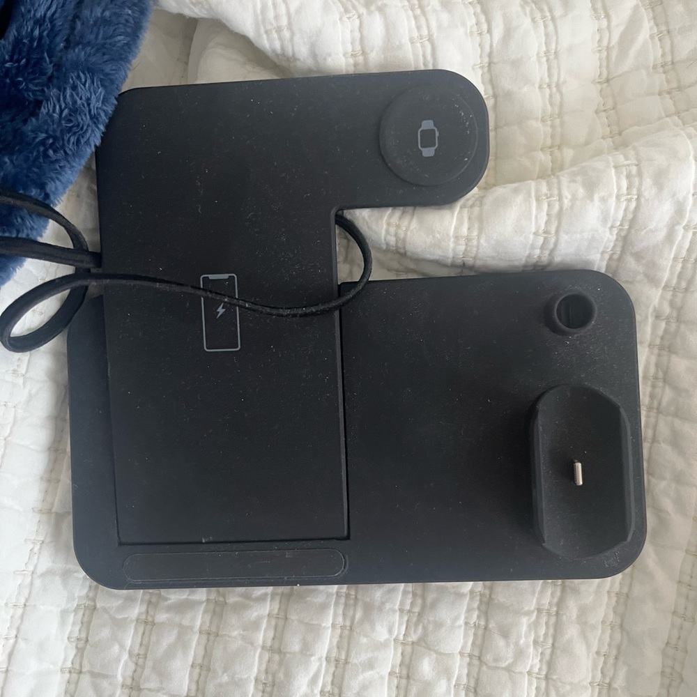 3 in 1 phone air pod and watch charger